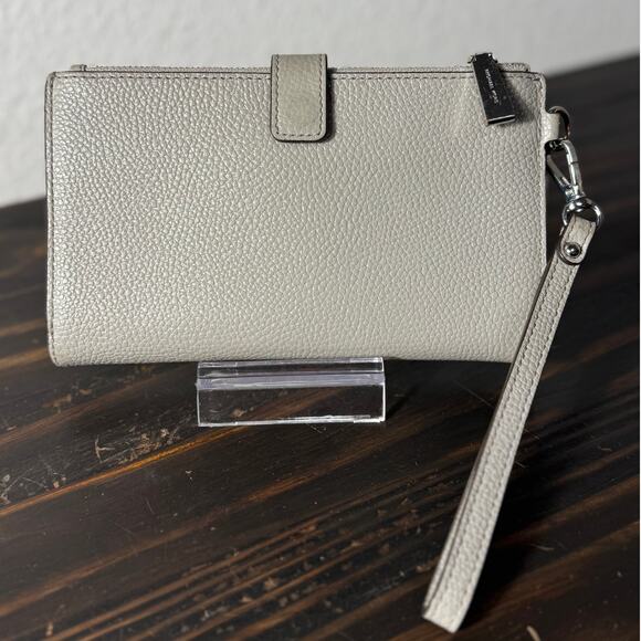 2-Piece Michael Kors Charlotte Tote & Jet Set Long Wallet - Picture 4 of 15